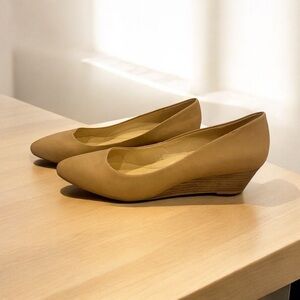 CL Laundry Women's size 10M Alyce Pump